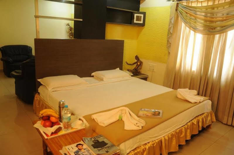 Hotel Tanisha Hyderabad Exterior foto